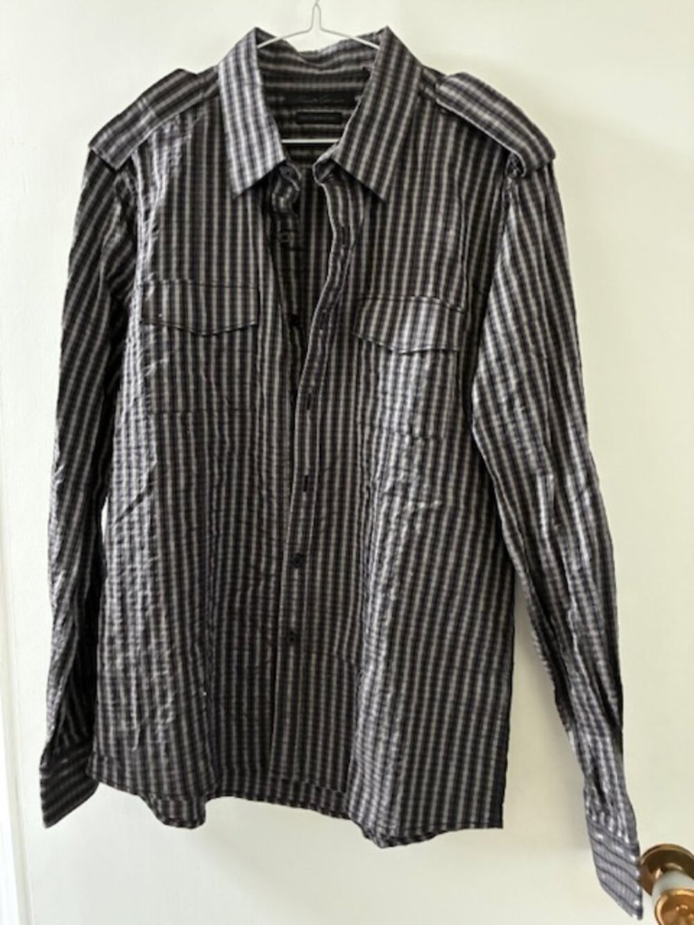NEW. Shirt. Kenneth Cole. Sz L Lapels. 2 chest pockets. 97% cotton 3% Viscose